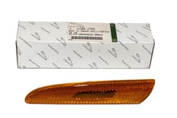 C2S1743 — Front bumper/fender - Left hand side - Yellow reflector