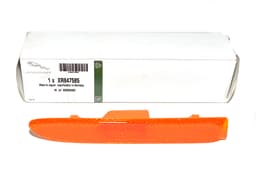 XR847585 — Front Bumper Side Marker - RH - Amber