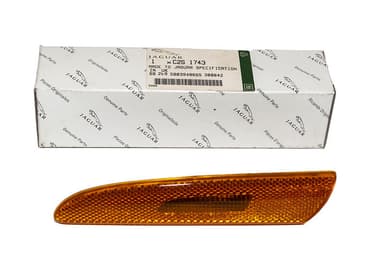 Front bumper/fender - Left hand side - Yellow reflector