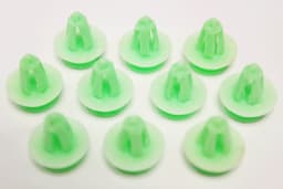 DYC101570L-A — Clip-plastic (pack of 10)