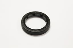 LR002928-A — Seal Assy Oil